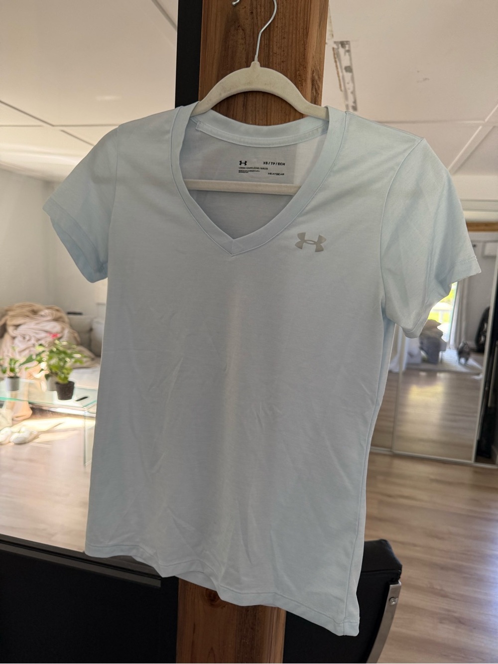 Under Armour Women's Pale Blue V-Neck Athletic Tee
